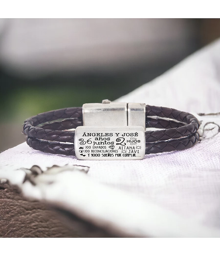 Pulsera de cuero personalizada con nombres e historia para parejas